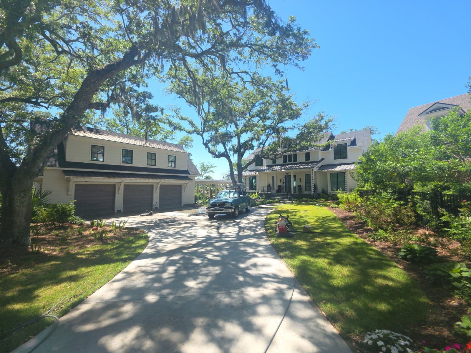 Transform Your Home's Driveway with Expert Cleaning image